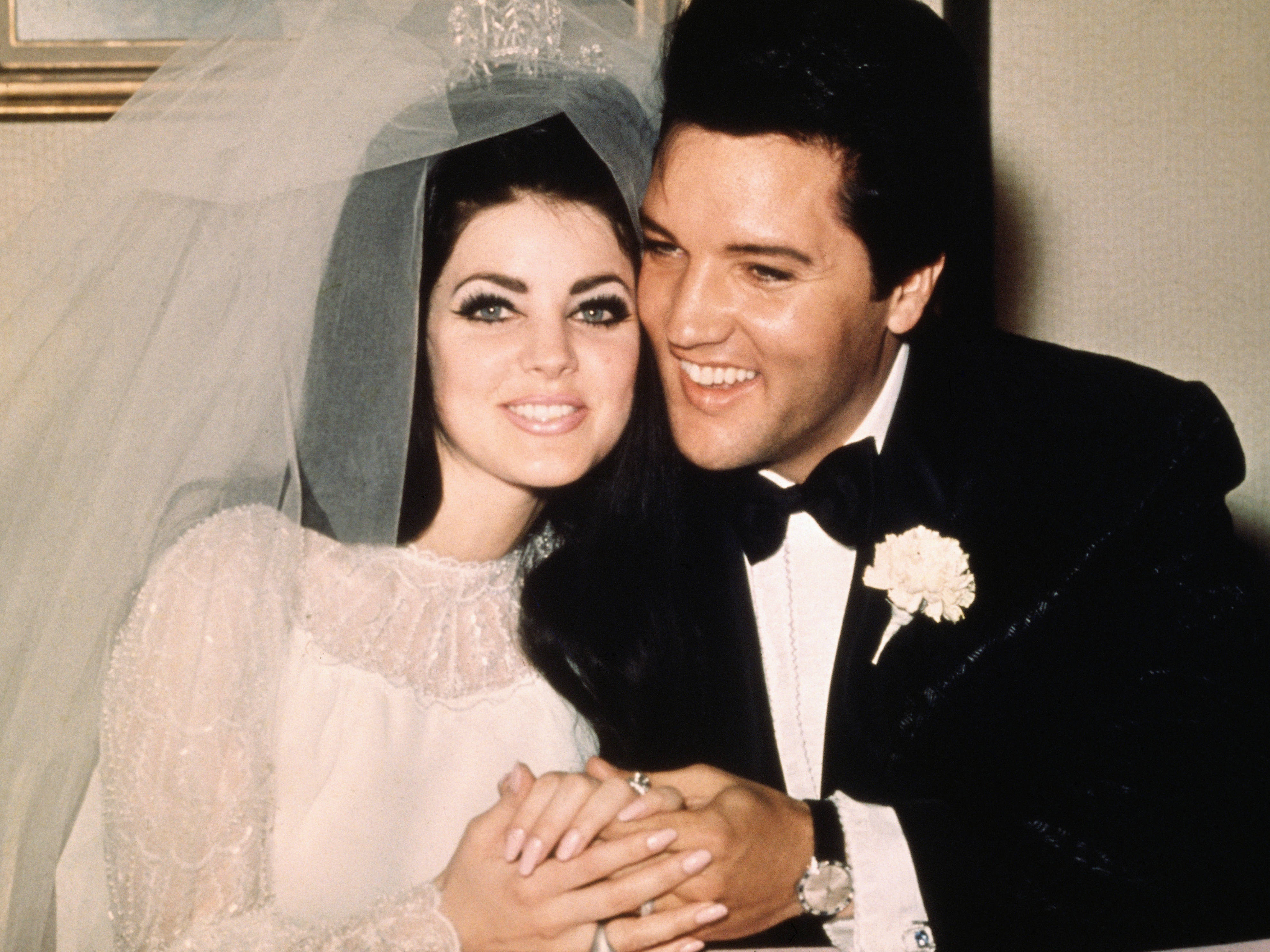 Priscilla Presley kujton bashkëshortin e ndjerë në 45vjetorin e