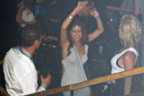 2_PAY-EXCLUSIVE-Cristiano-Ronaldo-parties-at-Rain-Nightclub-in-Las-Vegas-with-Kathryn-Moyorga-in-June-200