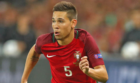 Raphael-Guerreiro-680476