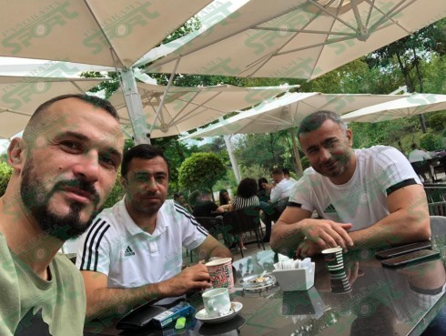 Admir Teli me trajnerin e Karabakut, Gurbanov, para sfidës ndaj Partizanit...