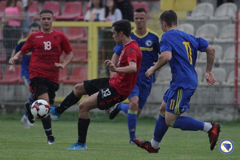 Shqiperi-Bosnje u17