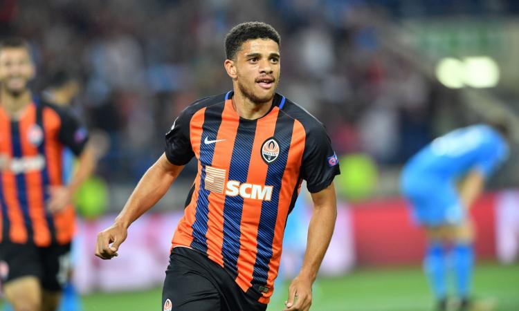 taison.shakhtar.donetsk.napoli.2017.2018.750x450