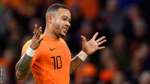 _110156722_depay2