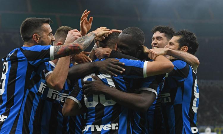 Inter.2019.20.abbraccio.esultanza.750x450