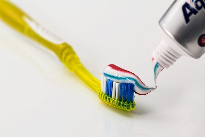 toothbrush-571741 1920-1589523697