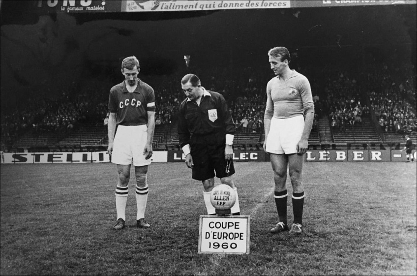2-soviet-union-yugoslav-captains-netto-et-kostic-before-the-start-of-the-euro-1960-final