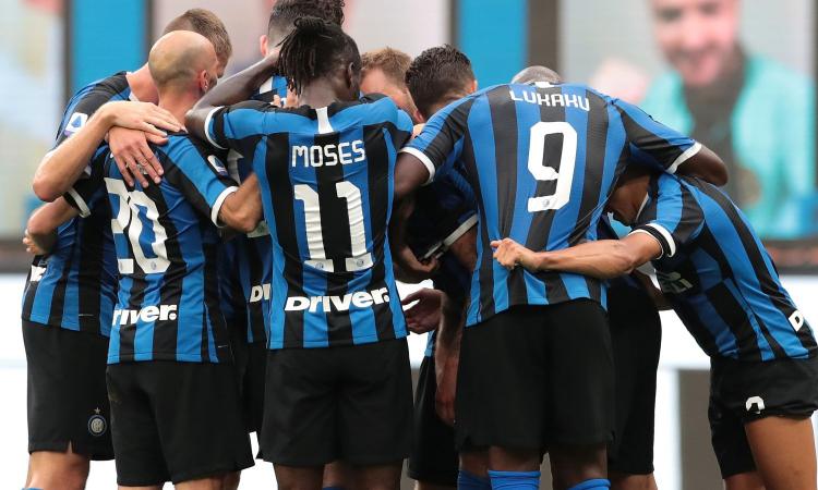 Inter.2019.20.esultanza.gruppo.750x450