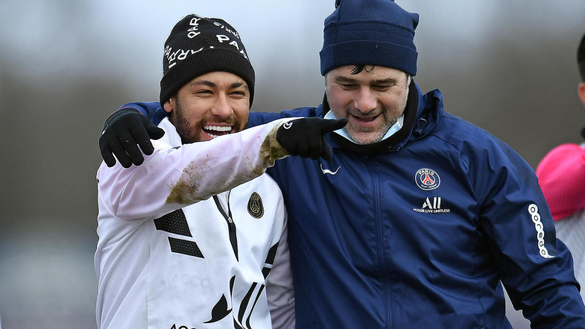PARIS, FRANCE - JANUARY 29: Neymar Jr and Mauricio Pochettino react during a Paris Saint-Germain training session at Ooredoo center on January 29, 2021 in Paris, France. (Photo by Aurelien Meunier - PSG/PSG via Getty Images)