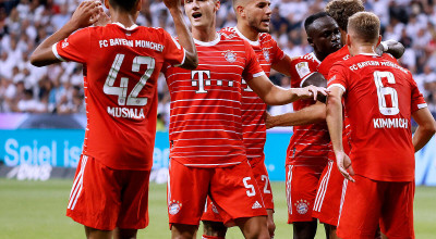 MUSIALA Jamal Team FC Bayern Muenchen Jubel um Torschuetzen Musiala mit PAVARD Benjamin und KIMMICH Joshua DFL Bundeslig