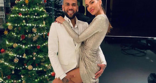 dani-alves-with-wife