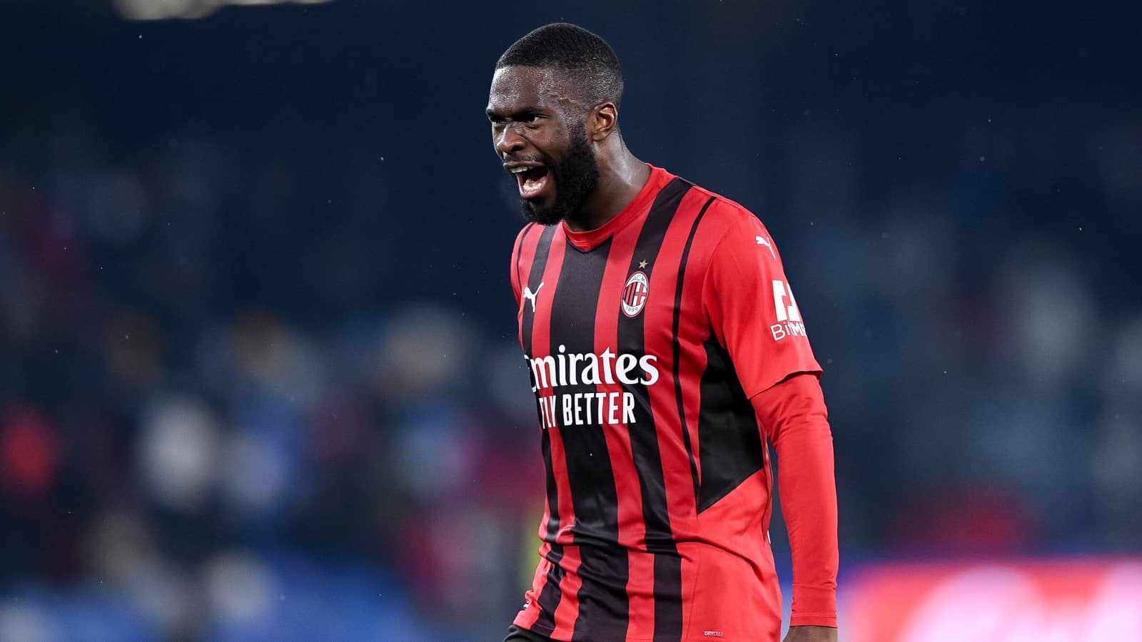 fikayo-tomori-pictured-while-representing-ac-milan-in-serie-a-game-against-napoli