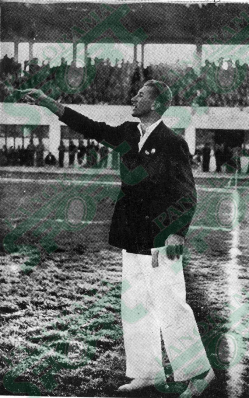 Ljubisa Broçiç, duke drejtuar Kombëtaren e Shqipërisë në ndeshjet e Ballkaniadës 1946. 