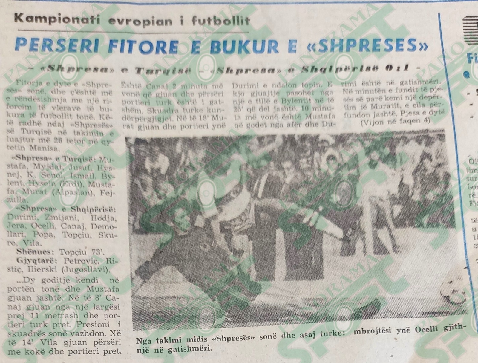 26 TETOR 1982. Turqia - Shqipëria 0-1 (“Shpresat”). Kreu i shkrimit të faqes së parë të “Sportit Popullor” për këtë ndeshje, me autor Prof. Skënder Begeja, shoqëruar edhe me këtë foto të vetme
