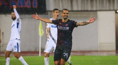 Sulmuesi i Vllaznisë, Bruno Gomesh,
duke festuar një nga golat kundër Erzenit