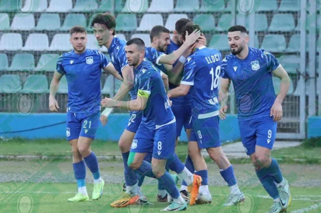 Lojtarët e Teutës duke festuar pas një prej golave FOTO: P.PASHOLLARI