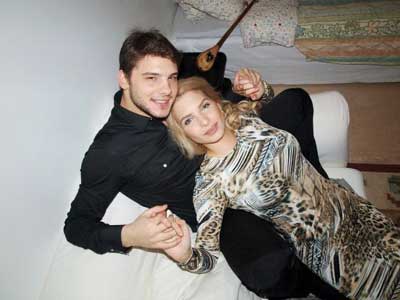 http://www.panorama.com.al/wp-content/uploads/2011/12/seldi-dafina-zeka-3.jpg