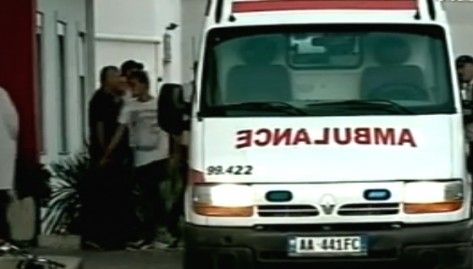 Transportimi i te plagosurve ne Spitalin e Traumes ne Tirane