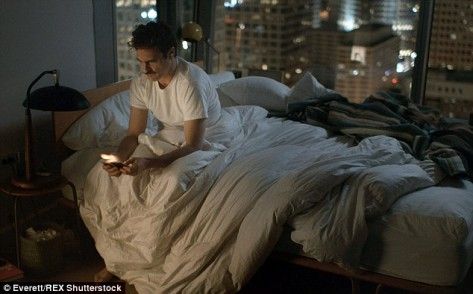 2B01132400000578-3181882-In_the_2013_film_Her_actor_Joaquin_Phoenix_plays_a_character_who-m-7_1438382767039
