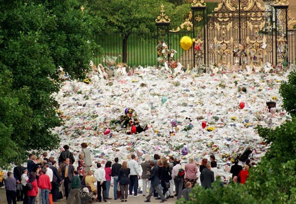 Lulet ne ceremonine mortore ne Pallatin Kensington