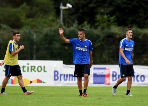 Rey Manaj stërvitet me ekipin e parë të Interit