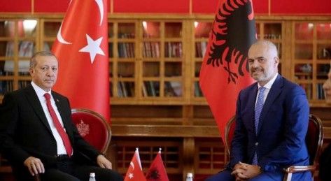 Erdogan dhe Rama gjatë vizitës në Tiranë