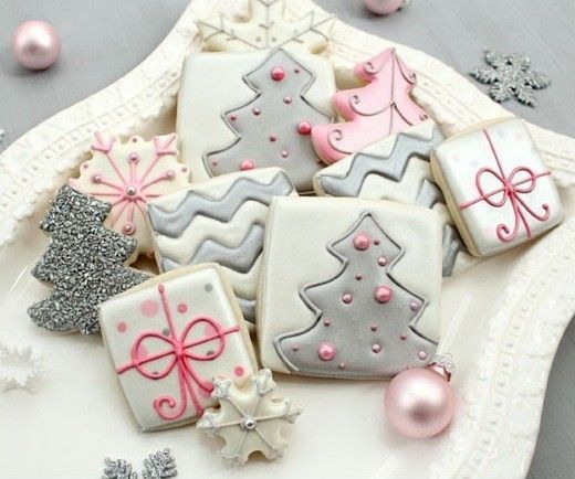 biscotti-natalizi-chic-in-bianco-grigio-e-rosa