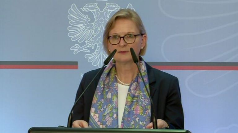Susanne Schutz, ambasadorja e Gjermanise ne Shqiperi