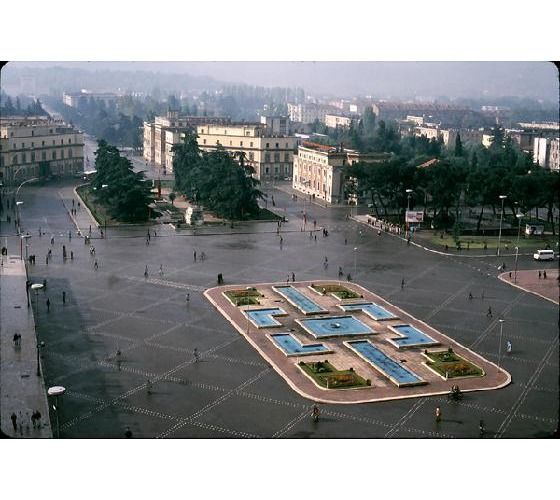 2637345-Tirane_Skenderbeg_square_1988-Tirana