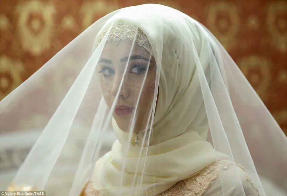 3AB6491B00000578-3968480-Chechen_weddings_are_traditionally_seen_as_being_big_spectacles_-a-51_1480006899332