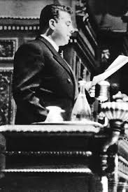 Enver Hoxha, gjatë fjalimit në Konferencën e Paqes në Paris