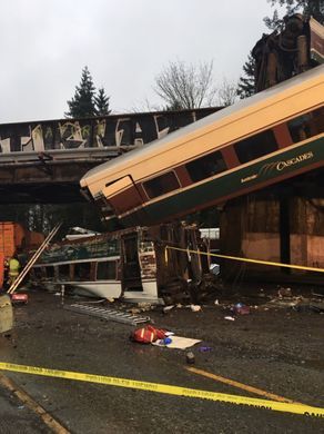 636491967989972386-XXX-Train-Derail2