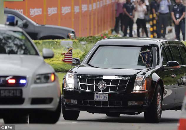 4D2561B400000578-5833595-The_motorcade_which_had_American_flags_on_each_car_transported_T-a-3_1528788907575