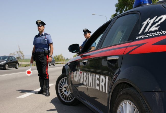 Lidhën të moshuarin dhe e grabitën, si u zbulua shqiptari në Itali. Një nga fqinjët… 1 karabinier