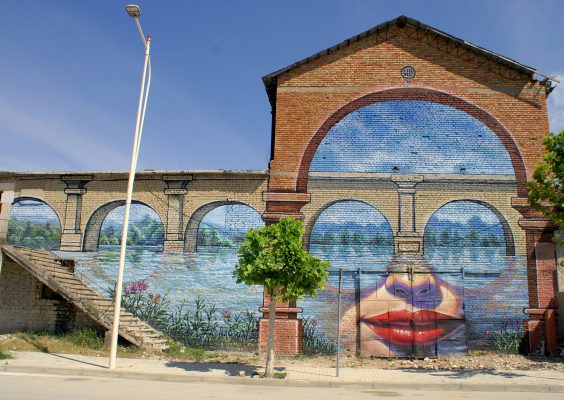 Piktura-murale-ne-Uren-Vajgurore-564x400