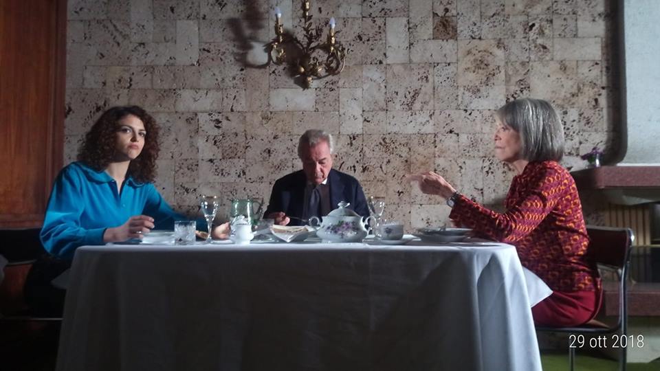 Beatrice Aiello, Remo Girone dhe Victoria Zinny, gjatë xhirimeve të filmit "Portreti i pambaruar i Clara Bellinit" 