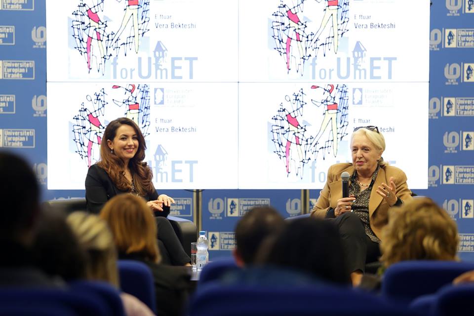  Prof.as. dr. Belina Budini dhe shkrimtarja Vera Bekteshi, dje gjatë takimit në “Forumet e UET”