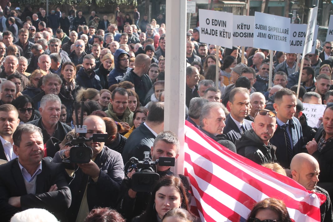 FNSH-Protesta-Parlamenti-Unaza-Re2