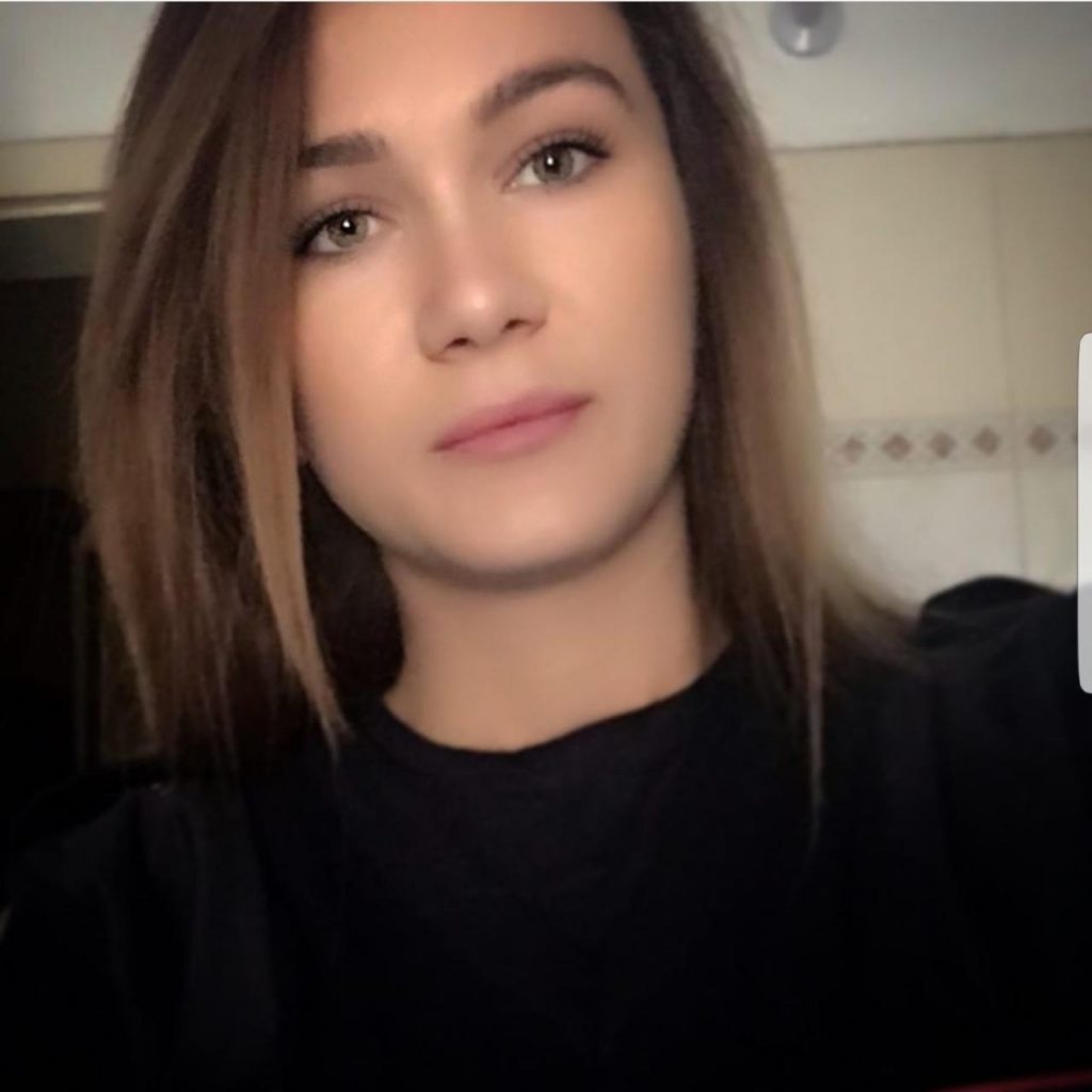 Policja qe humbi gishtat ne proteste, Ina Nuka2