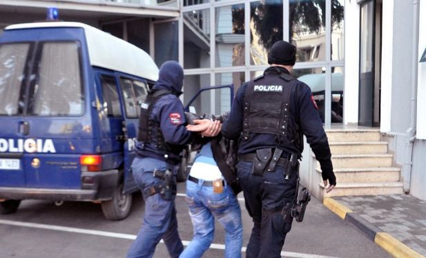 arrestim-policia