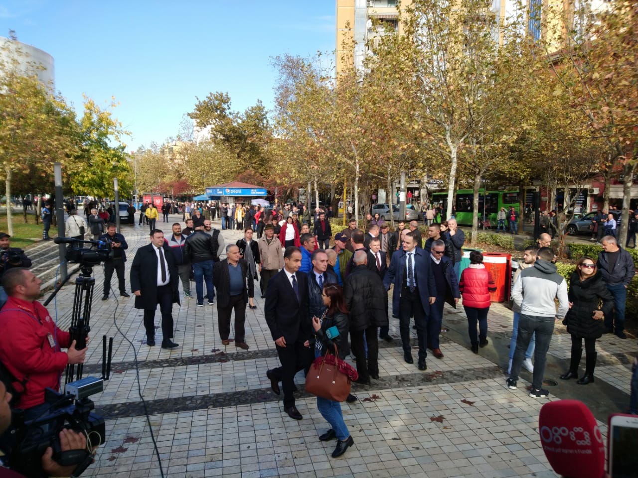 deputetet e PD ne proteste