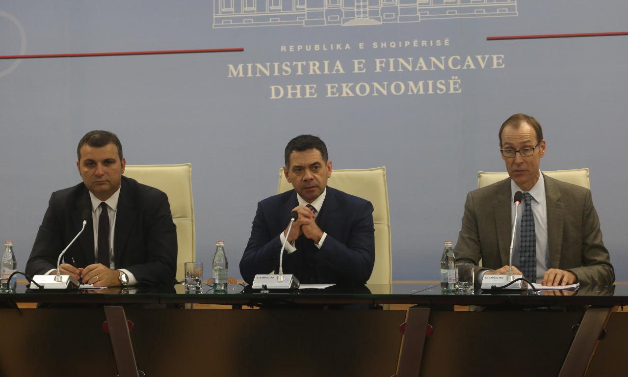 Misioni i FMN-së, ministri Ahmetaj dhe Guvernatori Gent Sejko, dje në konferencën për shtyp