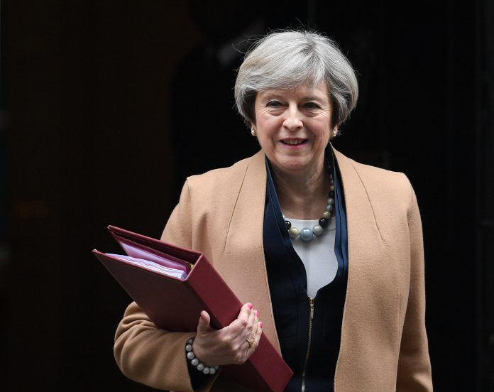 theresa-may-696x552