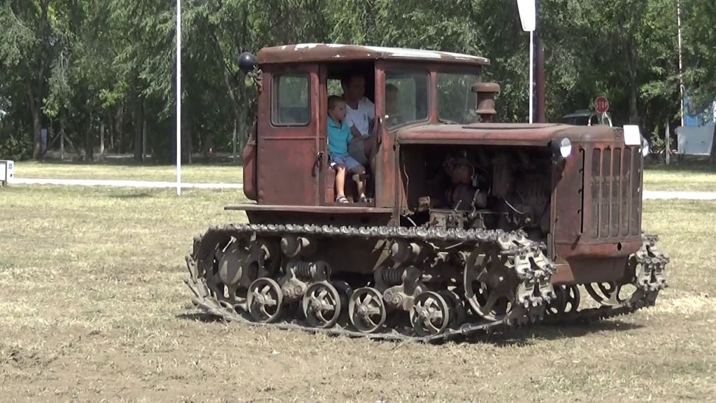 traktor-8