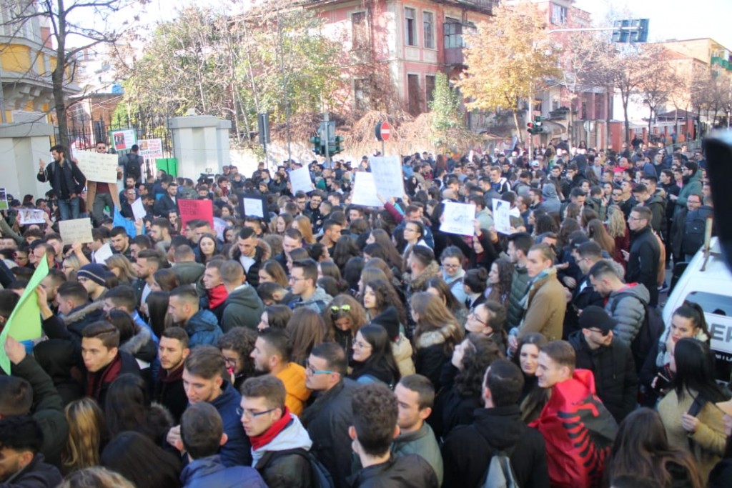Protesta-studentet-tarifat-ministria11