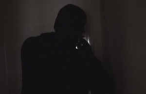 Basha bëhet nostalgjik, kujton aksionet politike të vitit 2018 9 depositphotos 185985424 stock video thief flashlight hacking door night
