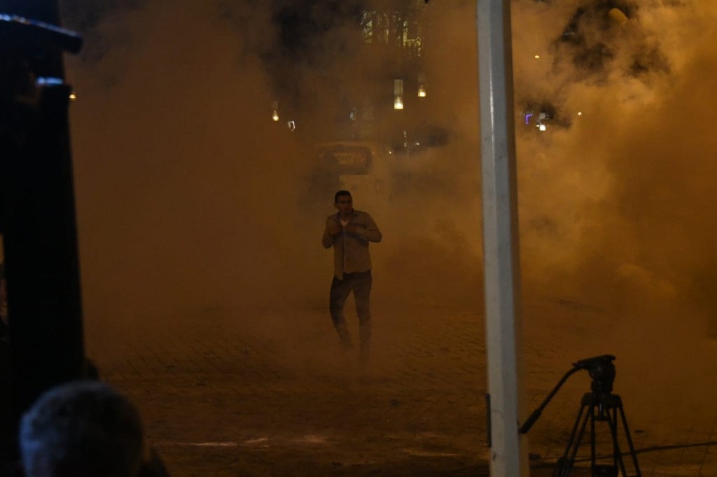 GAzilotsjelles-protesta-ikja-vra-parlamenti (3)