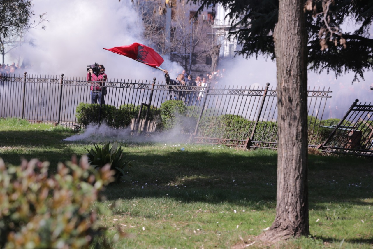 protesta-ne-foto=gazilotsjelles-tymueset-te-lenduarit1124556