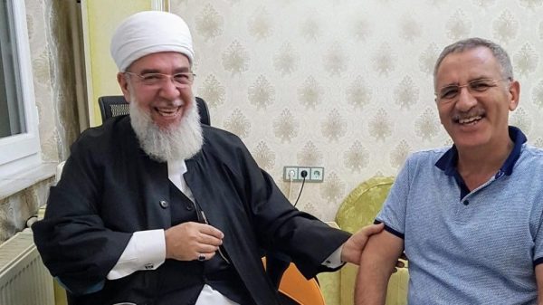 Saki-Erol-left-in-an-interview_Photo-credit-Sozcu-Newspaper-e1580237827616-600x337