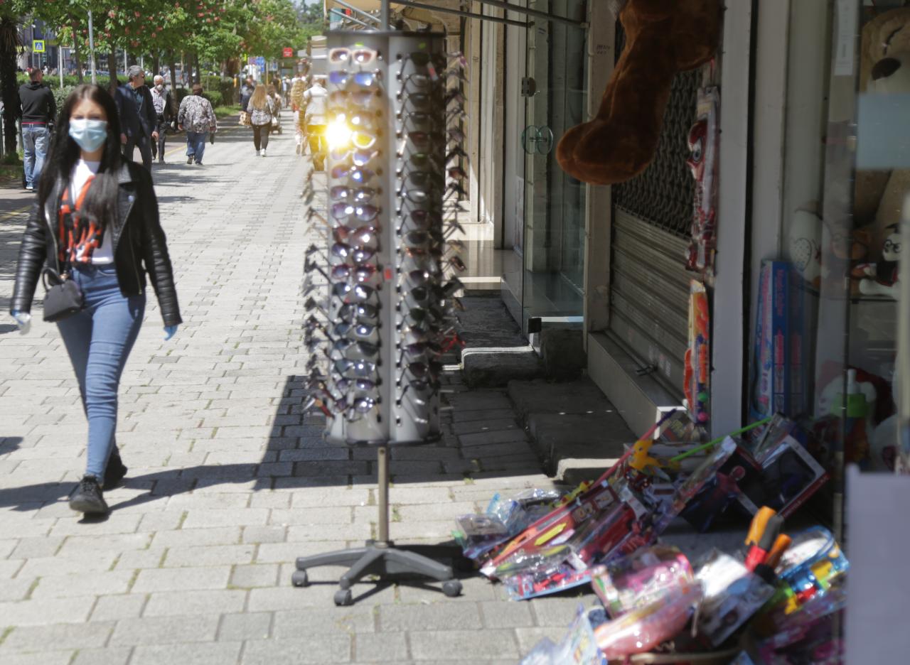 tirane korona mask13