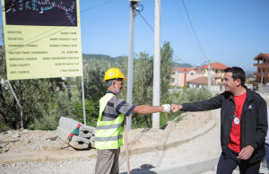 Kryebashkiaku inspekton punimet në bllokun “Enver Preza”, rikonstruktohen 7 rrugë